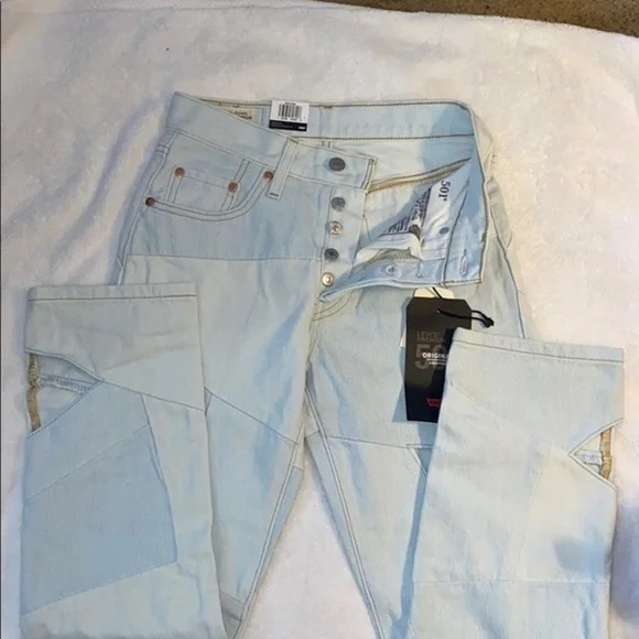 Levi's® Premium501® ORIGINAL CROPPED WOMEN JEAN​